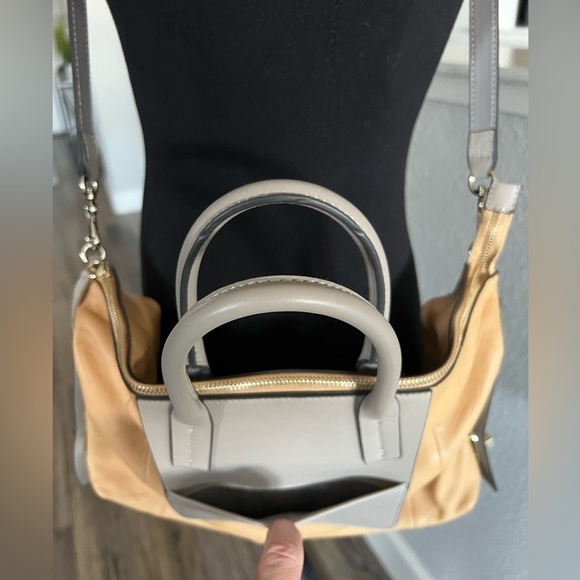 Vince CAMUTO DAVIA SATCHEL - 100% Leather - PRISTINE CONDITION - Picture 9 of 16